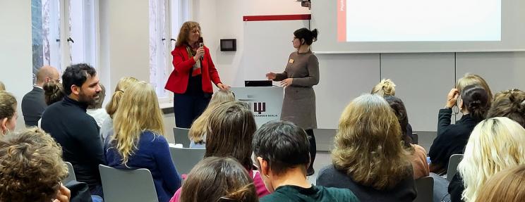 Vortrag und Teilnehmende in der PtK Berlin